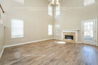 718 Arbour Way in Suwanee, GA - Foto de edificio - Building Photo