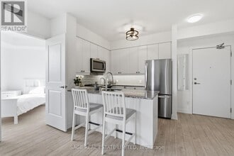 3655 Kingston Rd in Toronto, ON - Building Photo - Building Photo