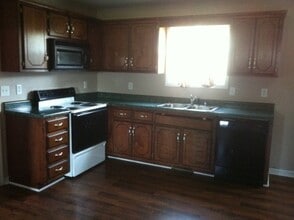 830 Flyer Ct in Oak Grove, KY - Building Photo - Building Photo