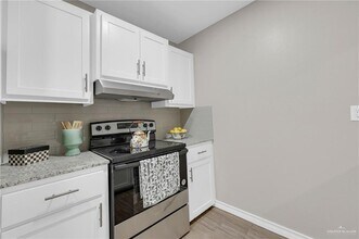 1901 N Col Rowe Blvd in McAllen, TX - Building Photo - Building Photo