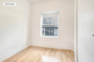 317 W 71st St in New York, NY - Building Photo - Building Photo