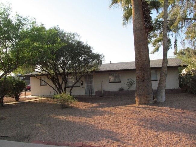 1906 E Palmcroft Dr in Tempe, AZ - Building Photo - Building Photo