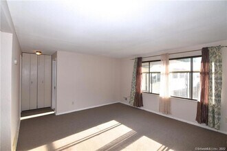 128 Park St in Manchester, CT - Building Photo - Building Photo