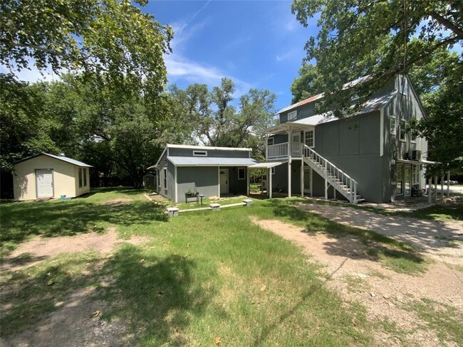 property at 2704 Palomino Dr