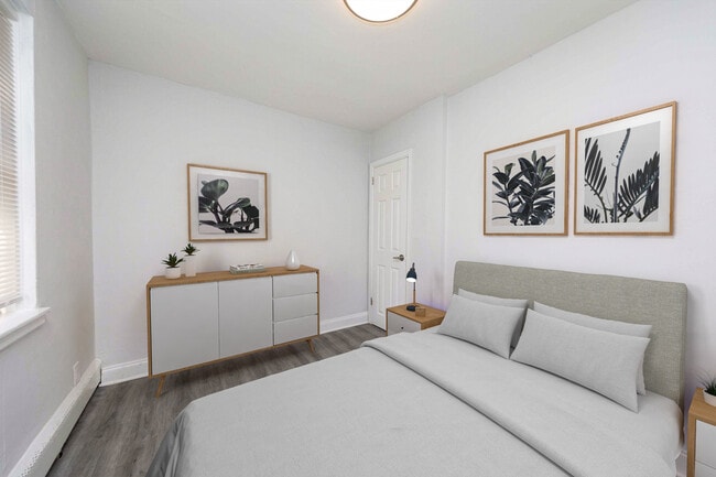 Lawndale Apartments photo'