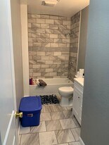 903 E Carson St in Pittsburgh, PA - Building Photo