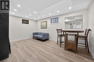 76 Logan Ct in Barrie, ON - Building Photo - Building Photo