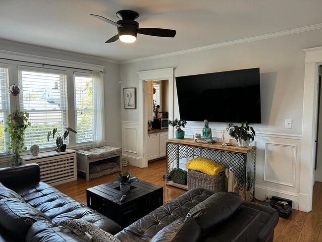 24 Lawler St, Unit 2 in Holyoke, MA - Building Photo - Building Photo