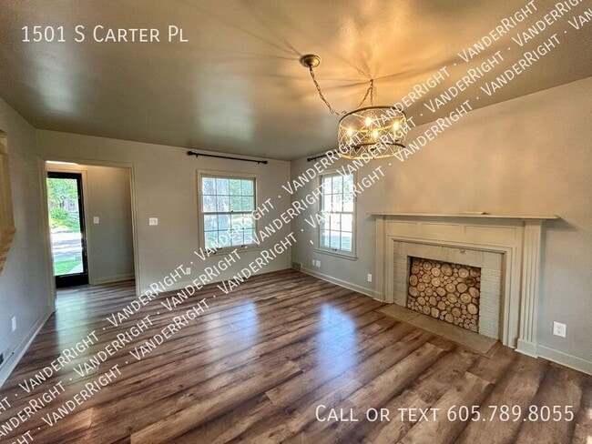 property at 1501 S Carter Pl