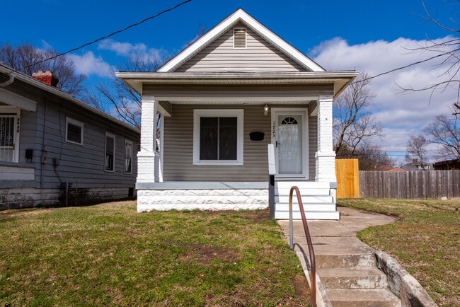 property at 1723 W Ormsby Ave