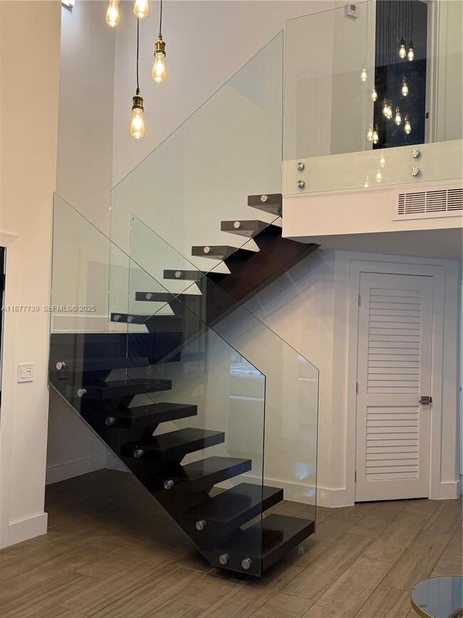 3231 Salzedo St in Coral Gables, FL - Foto de edificio - Building Photo