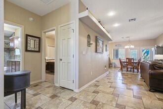 Prestine 4 bedroom home near the Golf Course in Alamogordo, NM - Building Photo - Building Photo