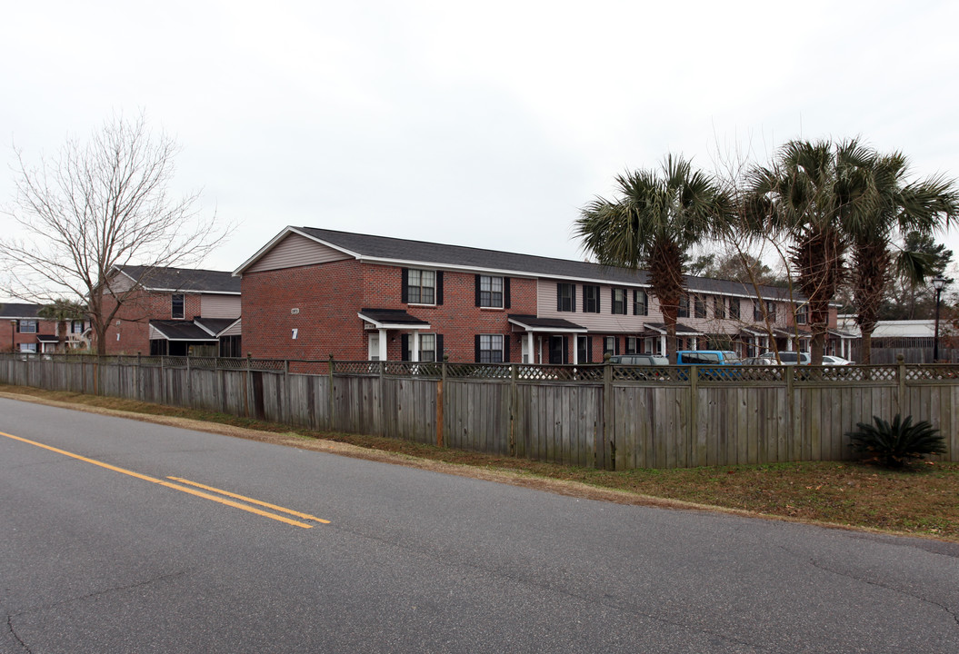 Dupont in Charleston, SC - Building Photo