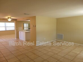 3911 Grayton Dr in New Port Richey, FL - Building Photo - Building Photo