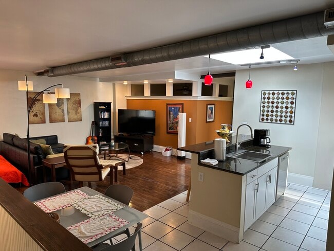 3 W Hollister St, Unit 3 West Hollister St APT 3