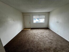 6589 Palo Verde Ave-Unit -C in Twentynine Palms, CA - Building Photo - Building Photo