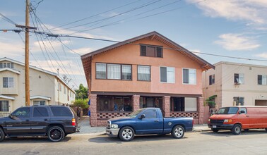 229 E 30th St in Los Angeles, CA - Foto de edificio - Building Photo