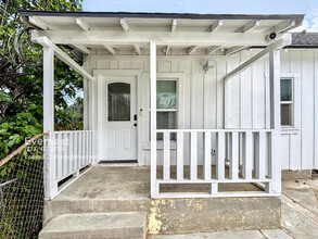 3048 Guirado St in Los Angeles, CA - Building Photo - Building Photo
