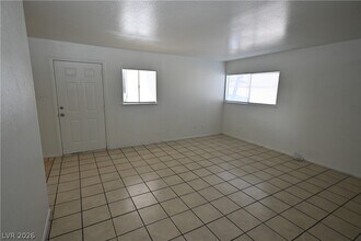 6428 Casada Way in Las Vegas, NV - Building Photo - Building Photo