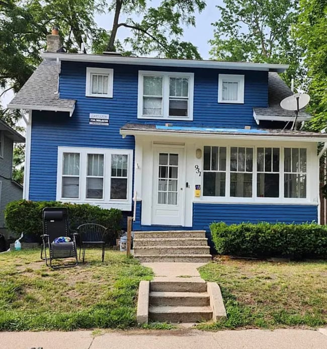 property at 931 Dewey Ave