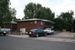 924 Douglas Ave Apartments