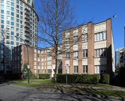 1235 Nelson St Apartments