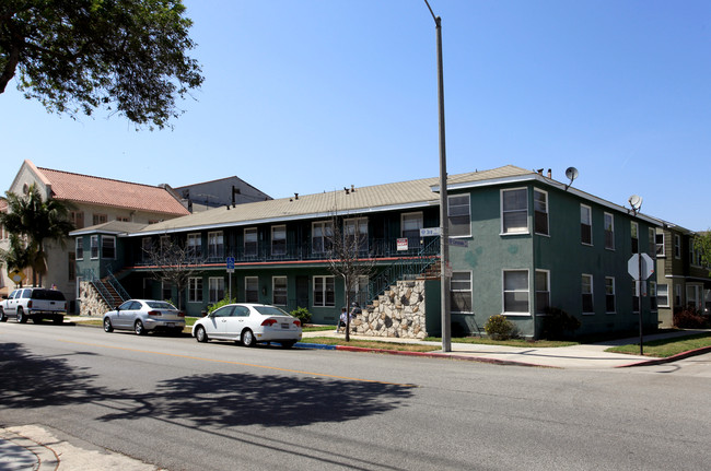 3223 E 3rd St in Long Beach, CA - Foto de edificio - Building Photo