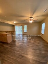 707-709 SE Summit Ave in Lee's Summit, MO - Building Photo - Building Photo