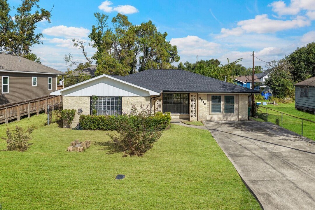 3613 Crandon St in Houston, TX - Foto de edificio