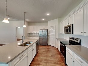 2995 Rolling Acrs Rd in Green Cove Springs, FL - Building Photo - Building Photo