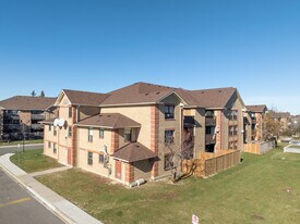 6 Newhaven Manors in Brampton, ON - Building Photo