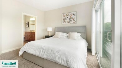 3300 East-West Hwy, Unit 513 in Hyattsville, MD - Foto de edificio - Building Photo