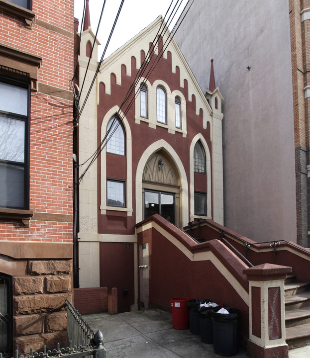 637 Garden St in Hoboken, NJ - Building Photo