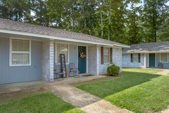 212 Pullen Lake Rd in Aberdeen, MS - Building Photo - Building Photo