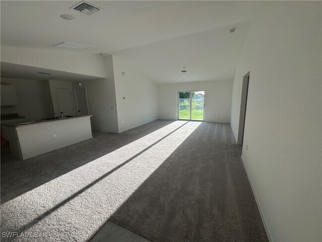 4606 Dora Ave S in Lehigh Acres, FL - Building Photo - Building Photo