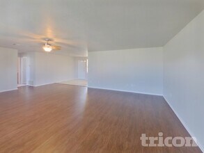 215 Bobbie Ann Ct in Granbury, TX - Building Photo - Building Photo