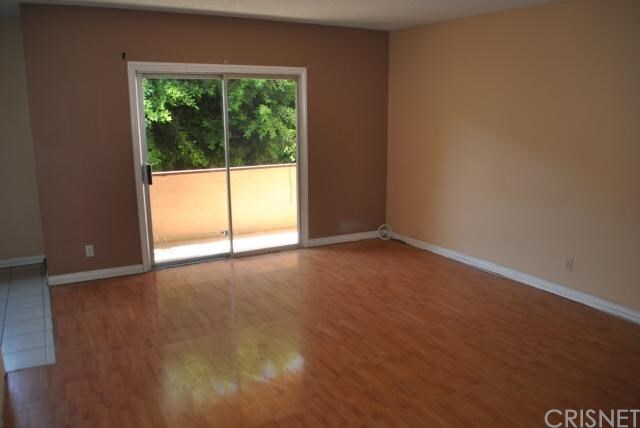 5414 Newcastle Ave in Los Angeles, CA - Building Photo