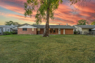 3626 Kirby Dr in San Antonio, TX - Building Photo - Building Photo