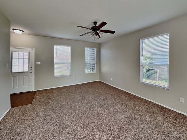 8453 Shallow Creek Dr in Fort Worth, TX - Building Photo - Building Photo