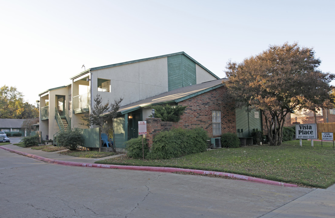 Vista Place in Arlington, TX - Foto de edificio