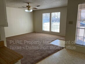 423 Claire Ct in Arlington, TX - Building Photo - Building Photo