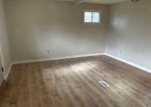 690 Boston Mills Rd in Hudson, OH - Building Photo - Building Photo
