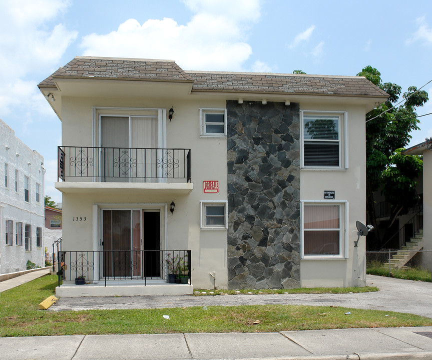 1353 NW 4th St in Miami, FL - Building Photo