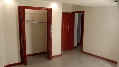 1083 Mile Square Rd, Unit Ground Floor in Yonkers, NY - Foto de edificio - Building Photo