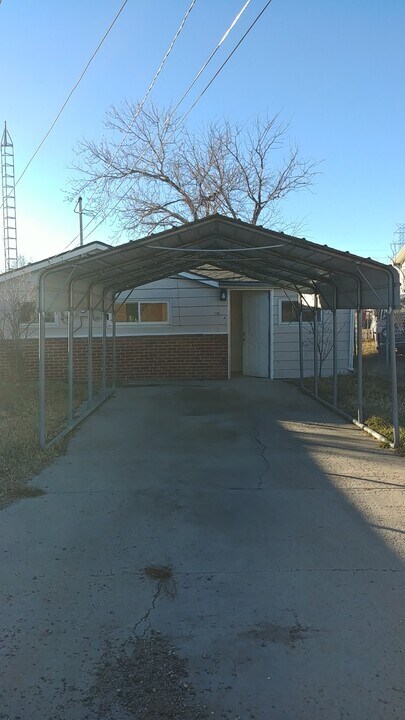 300 Avenue C1 in Cheyenne, WY - Building Photo