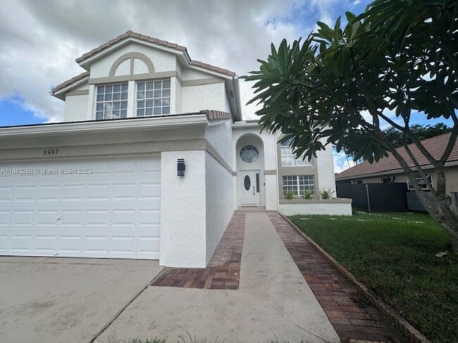 8557 Windy Cir in Boynton Beach, FL - Building Photo - Building Photo
