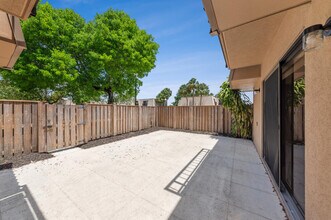 6201 62nd Way in West Palm Beach, FL - Building Photo - Building Photo