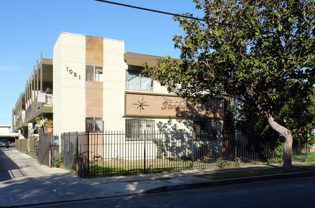 1021 S Myrtle Ave in Inglewood, CA - Building Photo - Building Photo