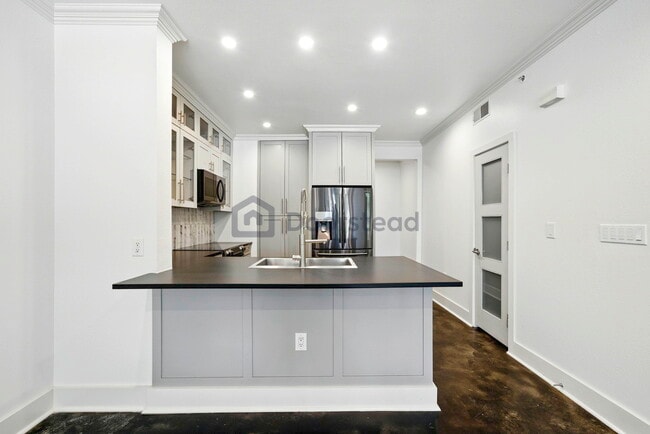 4414 Cedar Springs Rd, Unit Apt 121