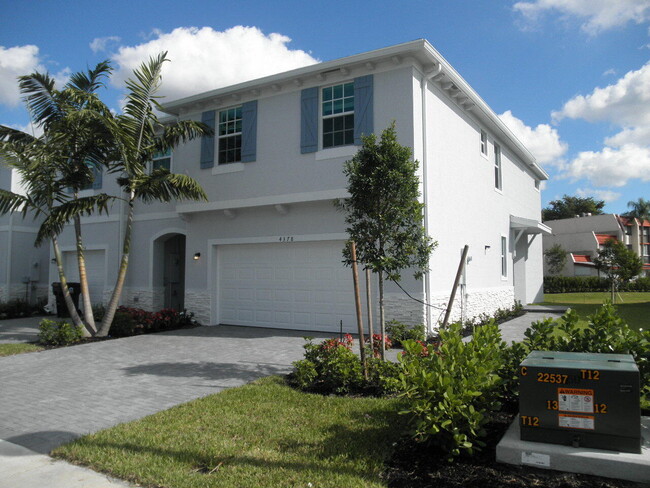 4378 Hammock Grove Dr in Lake Worth, FL - Foto de edificio - Building Photo